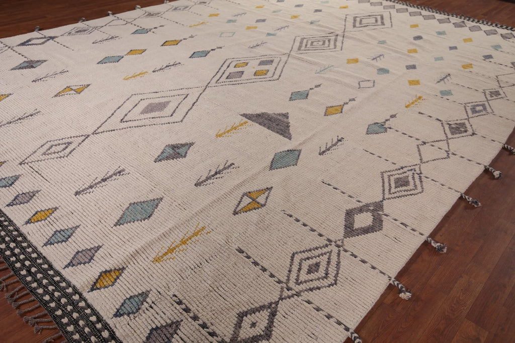 Large Hand-Knotted Wool Rug, 480 x 356 cm