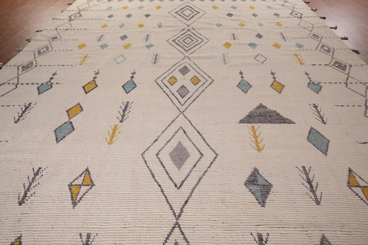 Large Hand-Knotted Wool Rug, 480 x 356 cm